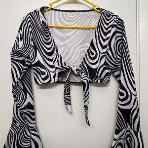 Black and White Swirl Patterned Women's Top